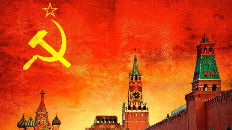 Кремль красный